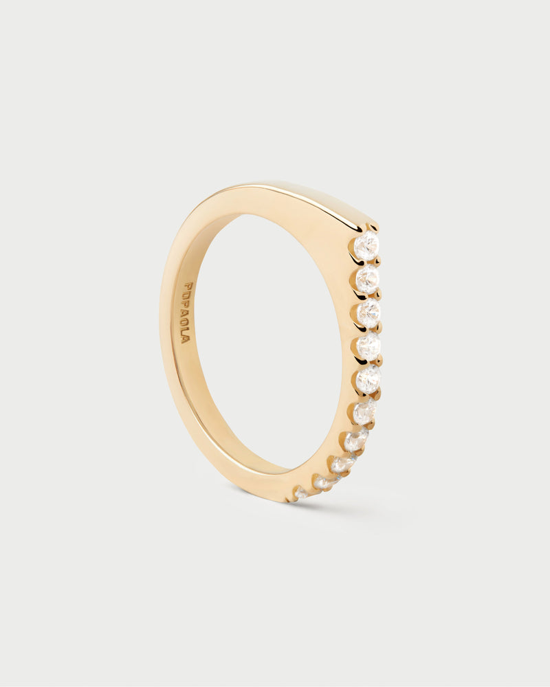 Geometric ring set with a trail of white zirconia