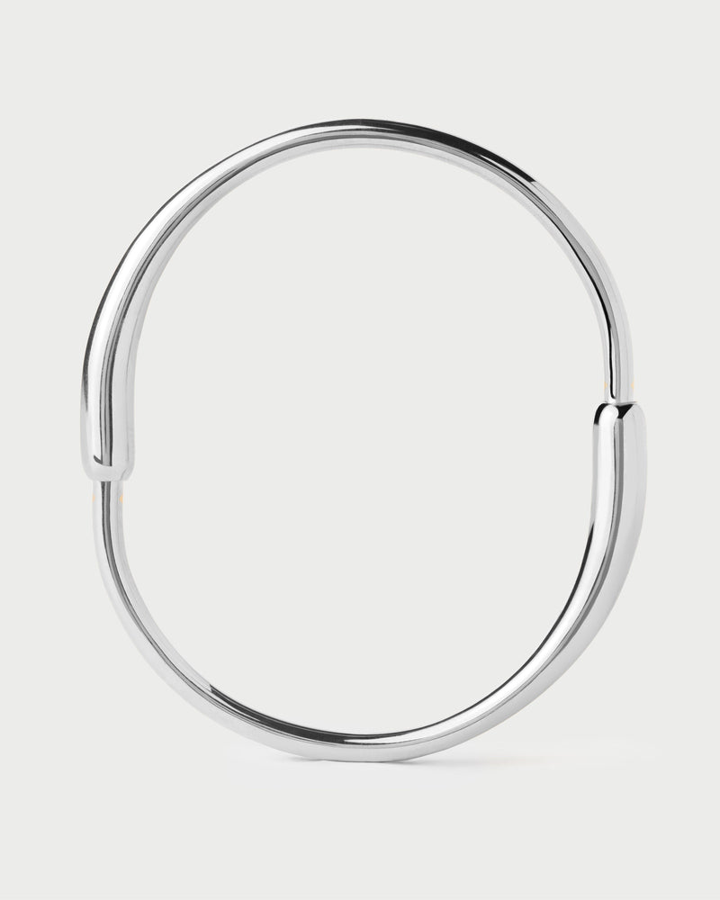 Loop bangle - 
  
    Brass / Rhodium silver plating
  
