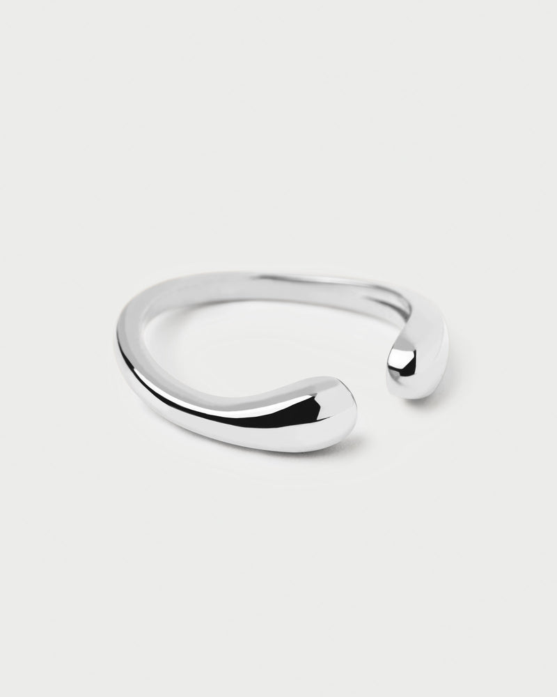 Bold and curvy unclosed-ring in sterling silver