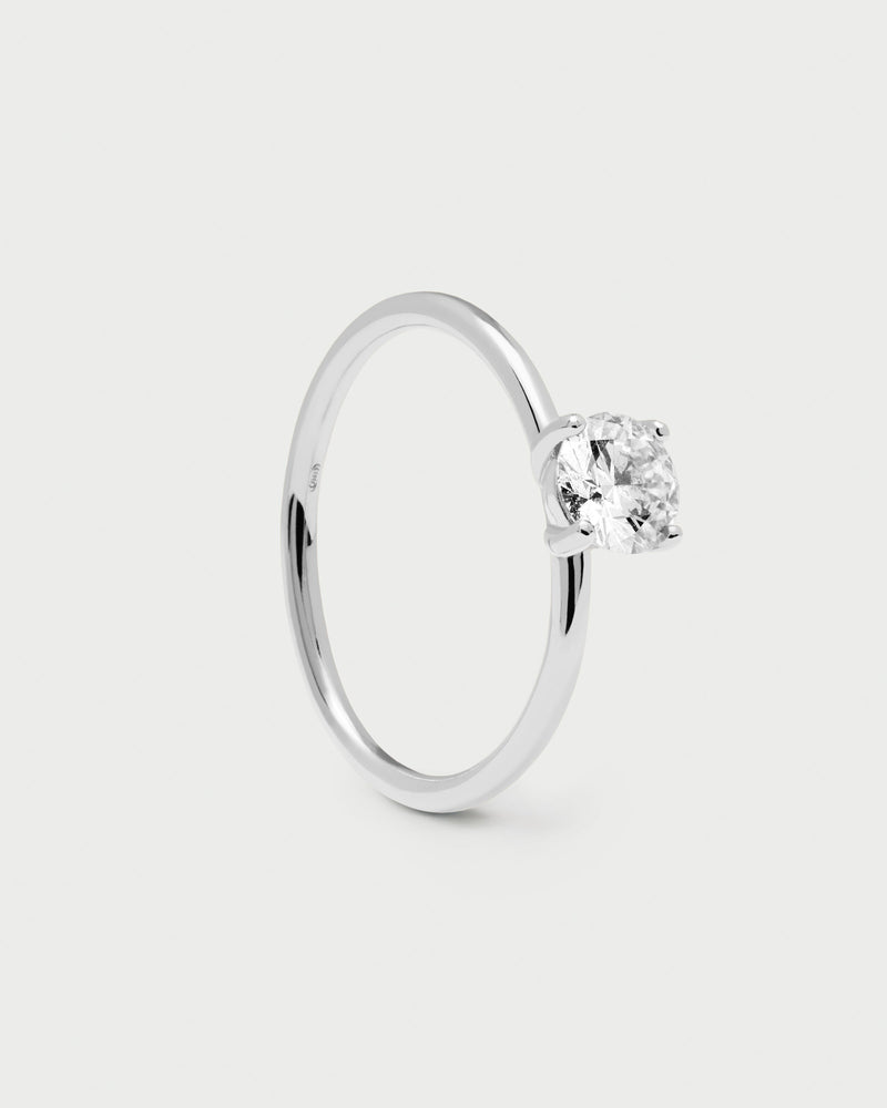 Solid white gold Solitary ring set with a great 0.50 carat lab-grown diamond