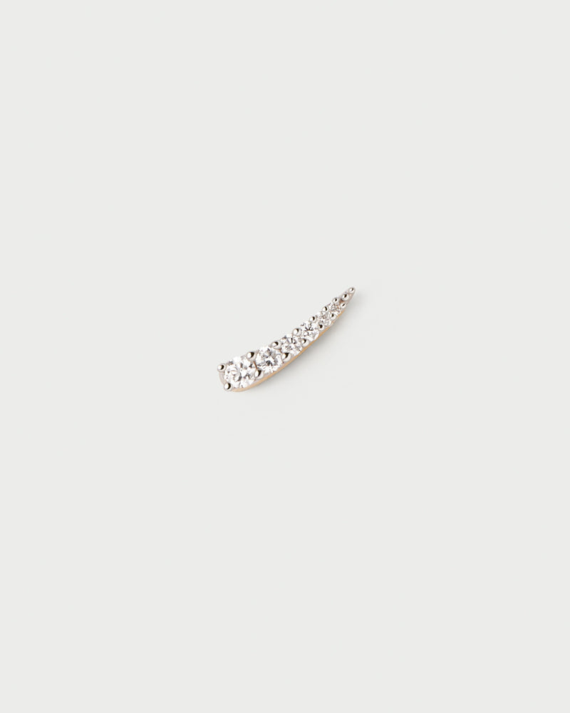 Small stud earring in solid yellow gold with multiple-size lab-grown diamonds in pointed curve