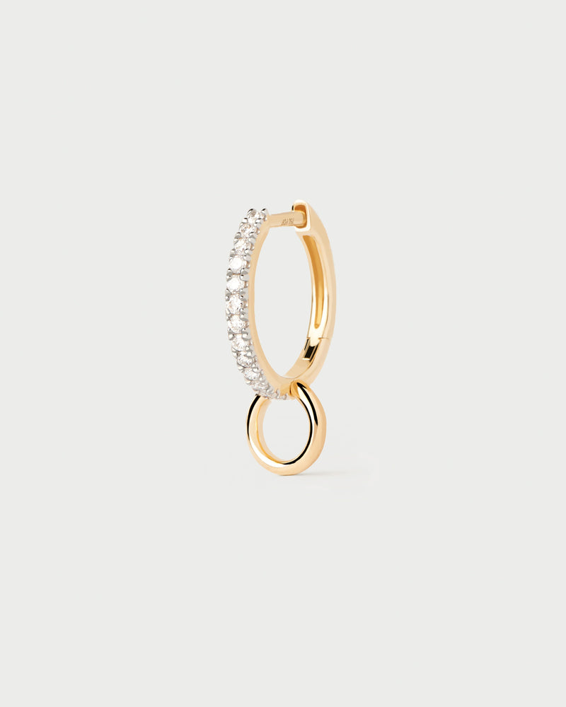 Sleek single hoop in solid yellow gold and lab-grown diamonds with a swinging circular pendant